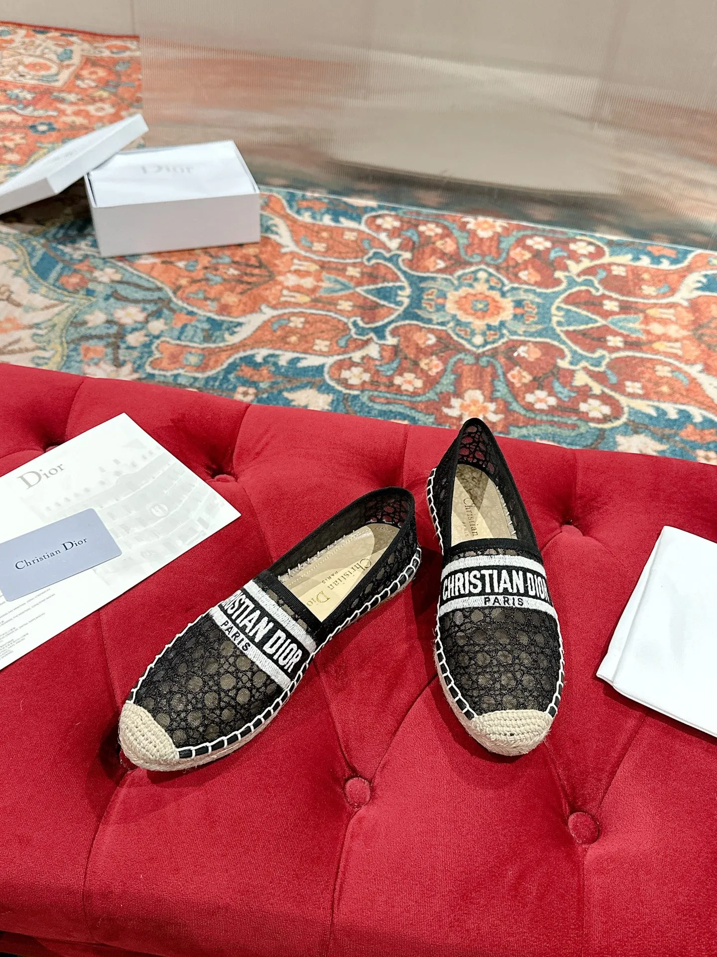 👟👟Ex-factory price 440👟👟 Dior DIOR's new popular early spring fisherman shoes 🆕 Simple, elegant and fashionable, timeless and timeless, it is a classic that will never fade away in the fashion circle, retro fisherman shoes. Original hand-woven surface, electric embroidery technology! Specific cloth surface and rubber outsole. Code number: 35-39 (40.41 customized, non-refundable)